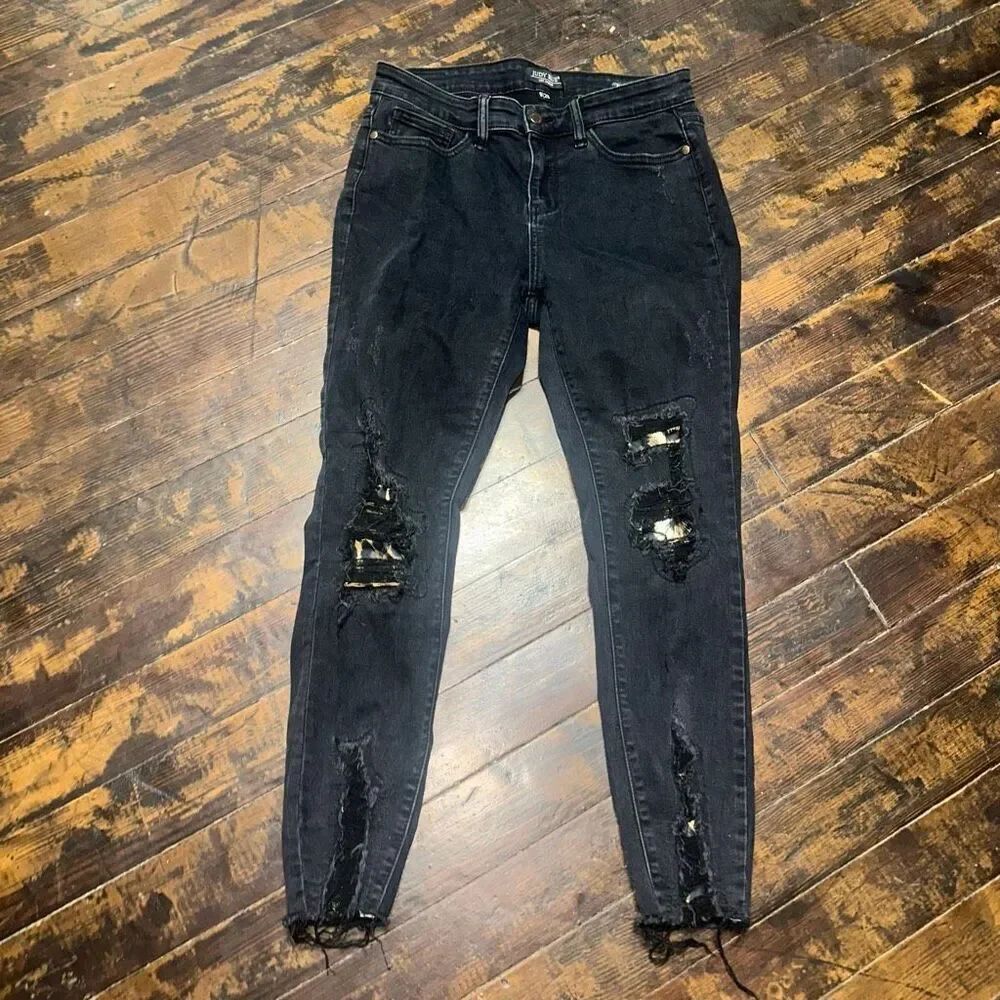 Judy Blue boutique distressed 9/29 skinny cheetah patch jeans